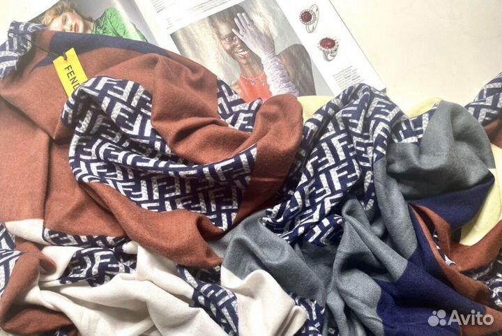 Шаль пашиина шарф Fendi кашимир