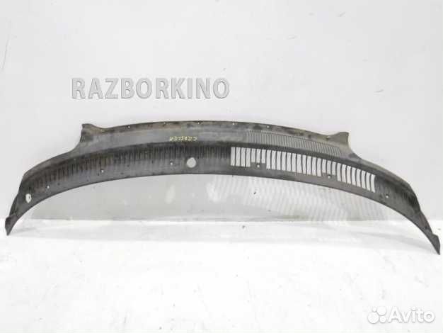 Водосток лобового стекла (жабо)