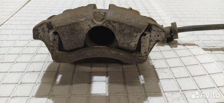 Суппорт тормозной передний правый Audi 80