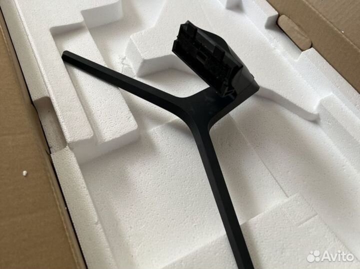 Монитор samsung U32J590UQ