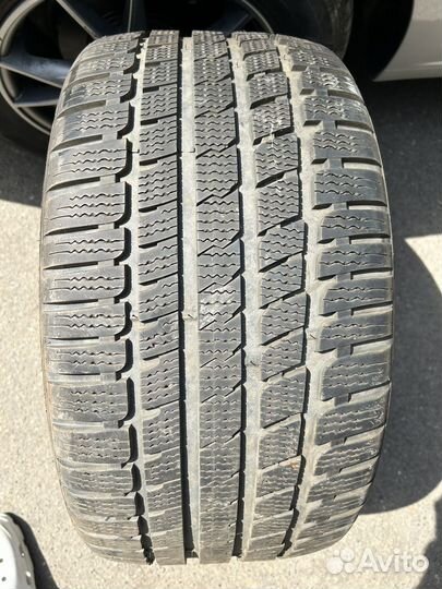 Kumho I'Zen KW27 245/40 R18 и 265/35 R18