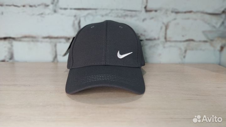 Бейсболка однотонная