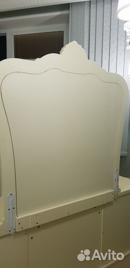 Зеркало в раме классическое