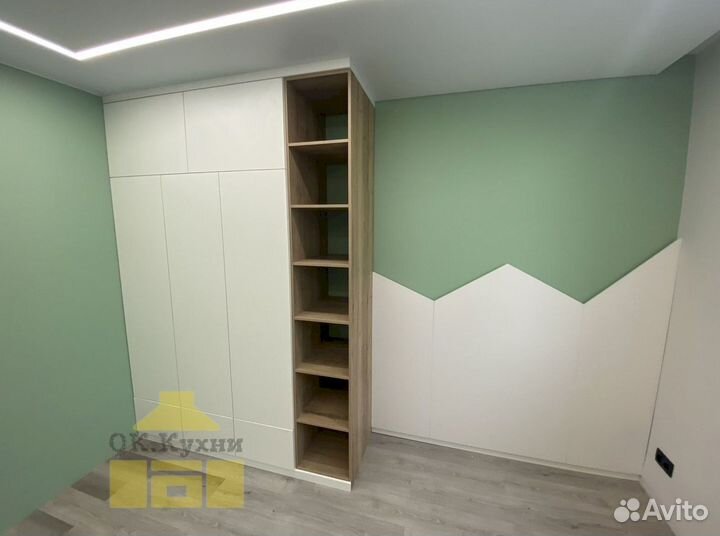 Шкаф с зеркалом