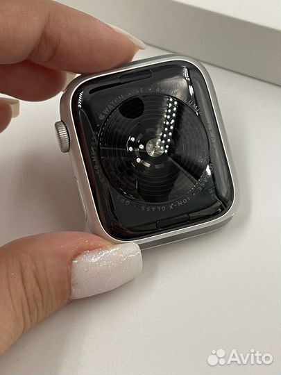 Apple watch SE 44 mm A2352