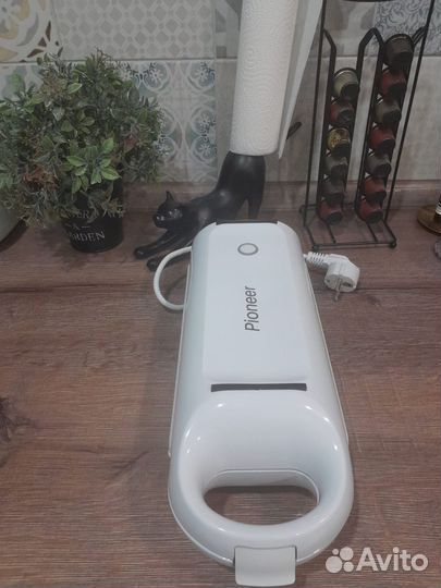 Электрическая вафельница pioner