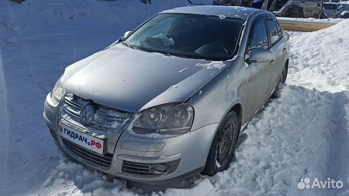 Моторчик заслонки отопителя Volkswagen Jetta 1K090