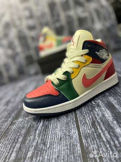 Nike air Jordan 1 Mid р.36,38,39,41 кожа/осень