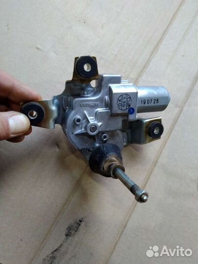 Мотор заднего стеклоочистителя Mitsubishi Pajero S