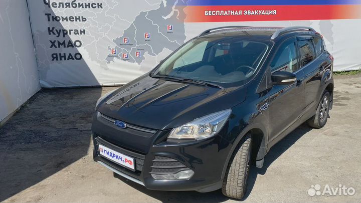 Обшивка двери багажника левая Ford Kuga (CBS) 1810301