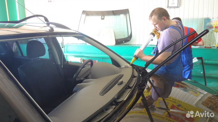 Стекло лобовое Рено Сандеро