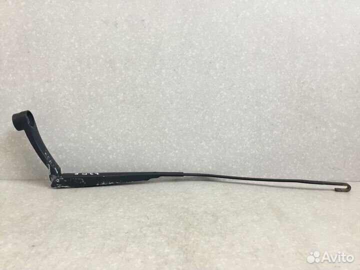 Поводок стеклоочистителя передний правый Kia Cerat