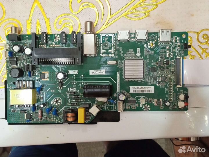 Main плата телевизора amcv