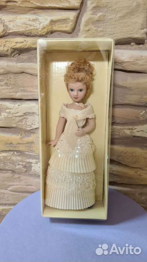 Кукла фарфоровая коллекционная