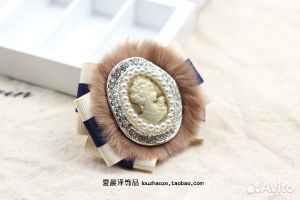Брошь-камея. Новая. Крупная 7.5 см