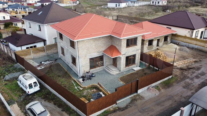 Дом 260 м² на участке 5 сот.