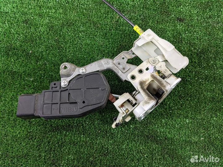 Замок двери передней правой Toyota Aygo B10 2009