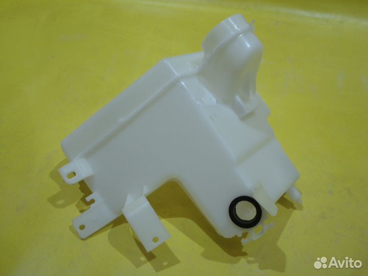 Бачок омывателя Тойота Ленд Крузер Прадо 120