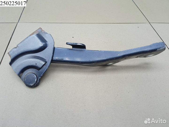 Петля капота левая Hyundai Getz