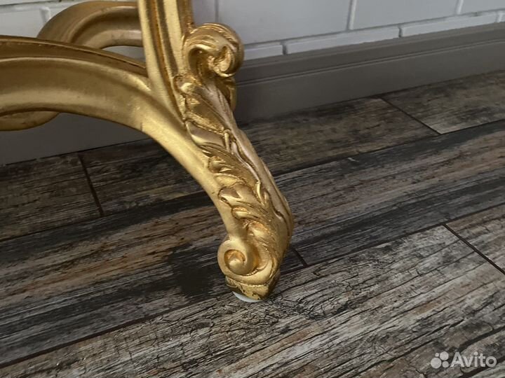 Консоль производства Италии