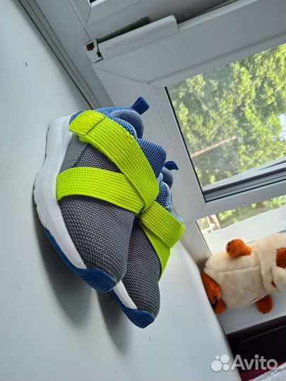 Кроссовки детские 23 размер