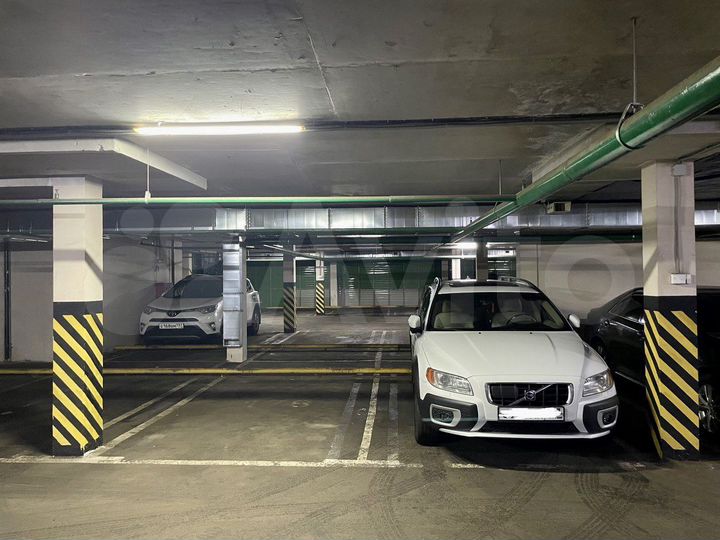 Машиноместо, 14 м²