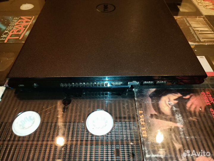 Ноутбук dell inspiron 15