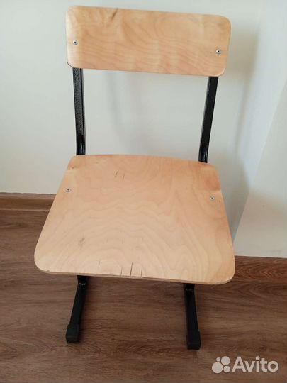 Стул ученический регулируемый