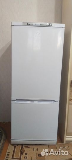 Холодильник indesit