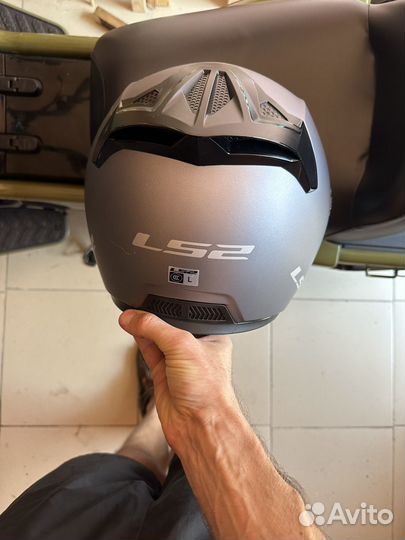 Мотоциклетный шлем размер L