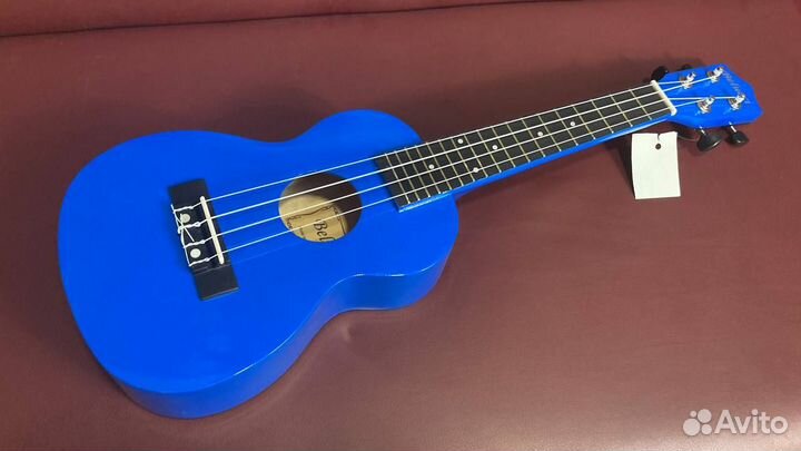 Укулеле синяя