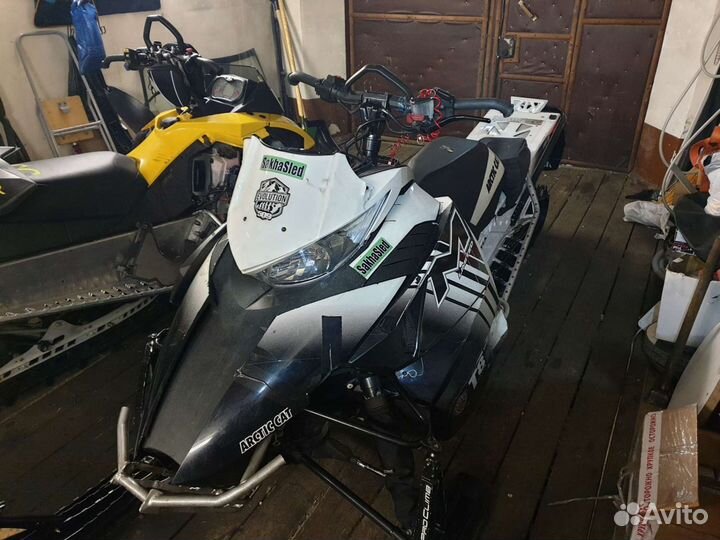 Arctic Cat M8000 Sno Pro 153