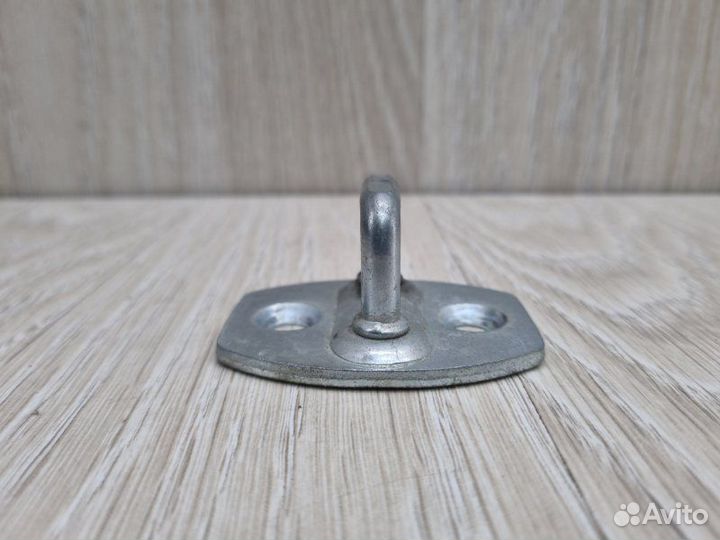 Ответная часть замка двери Toyota Corolla E150