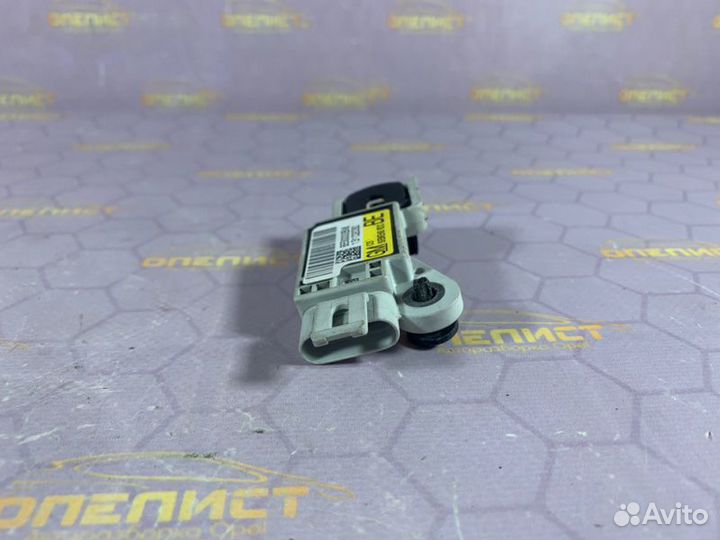 Датчик удара правый Opel Vectra C