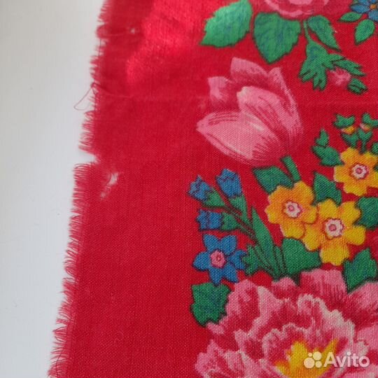 Платок в народном стиле, красный с цветами, №16