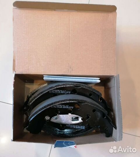 Тормозные заднии колодки для Опель Корса и креплен