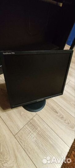 Монитор Samsung SyncMaster 740n