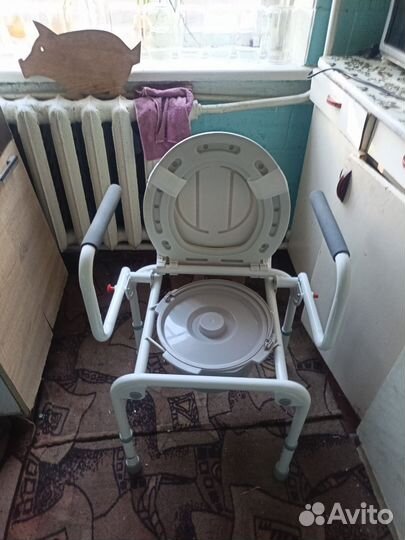 Санитарный стул для инвалидов