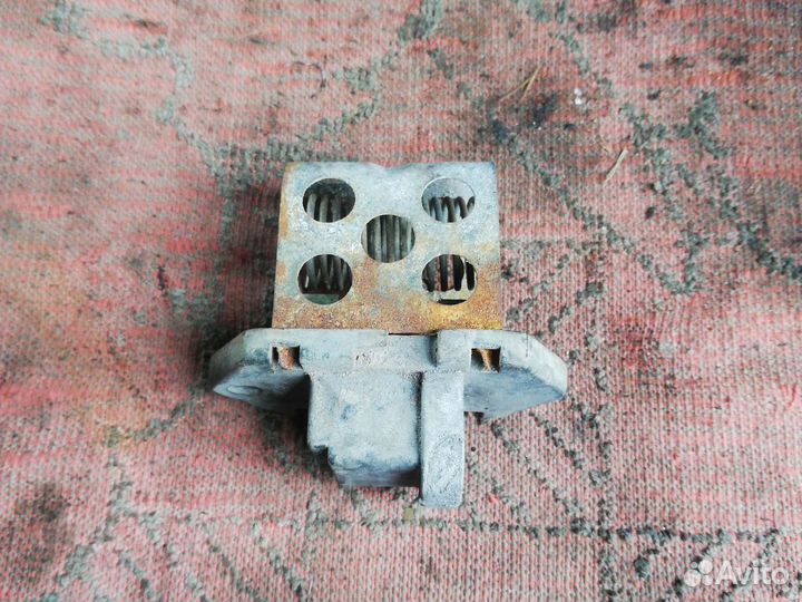 Резистор вентилятора радиатора Рено Меган 2