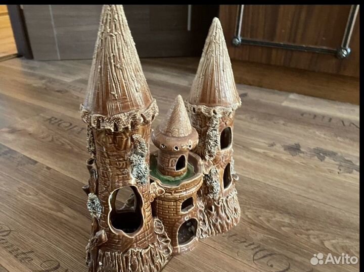 Замок, коралл для аквариума