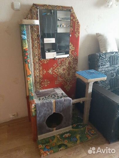 Домик для кошки с когтеточкой бу