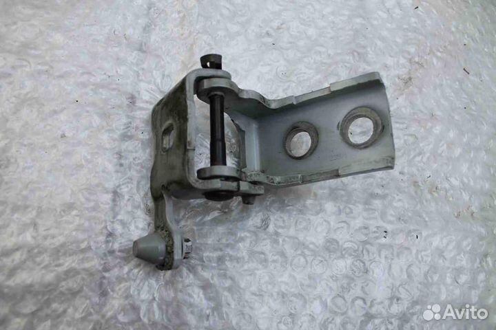 Петля двери передней правой верхняя Peugeot