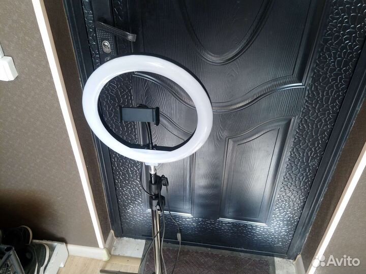 Кольцевая лампа со штативом бу