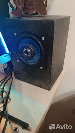 Сабвуфер с колонками и усилителем