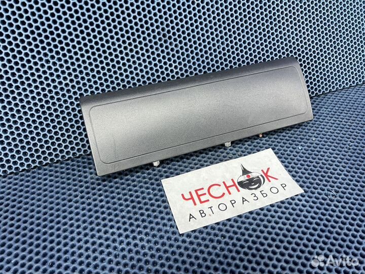 Подушка безопасности для колен VW Touareg 10-18