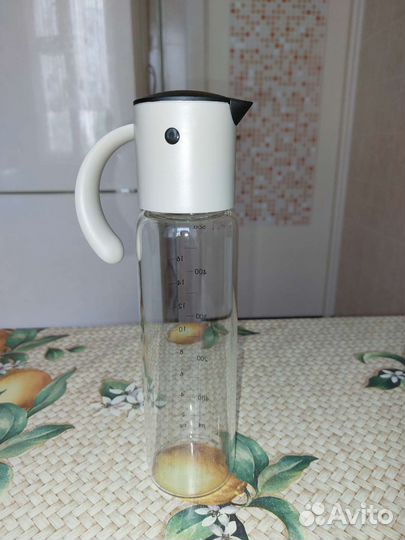 Бутылка стеклянная для масла, уксуса