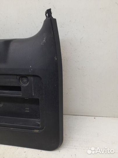 Обшивка крышки багажника Toyota Land Cruiser Prado