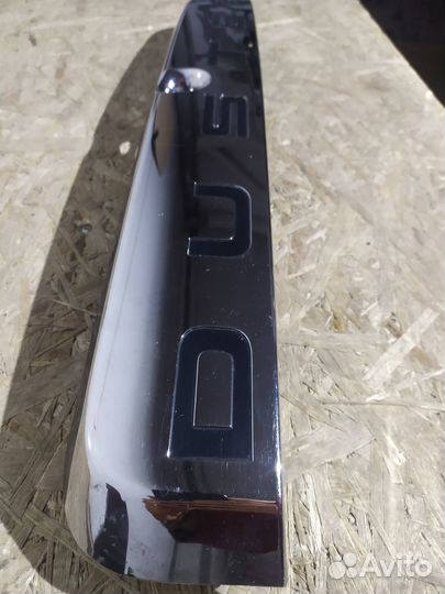 Накладка крышки багажника Renault Duster