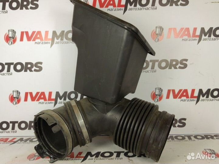 Патрубок воздушного фильтра Bmw 5 F10 N52B30 2010