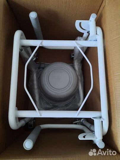 Кресло-стул с санитарным оснащением Ortonica